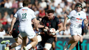 Toulouse edge Vannes, Lyon beat Pau to take Top 14 summit