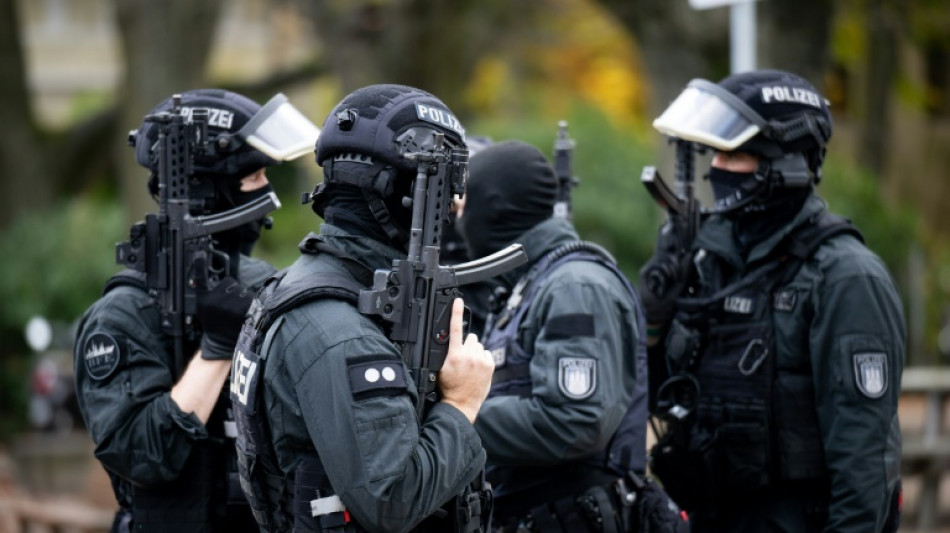 Mann in Hamburg z&uuml;ndet 81-j&auml;hrigen Vater an und wird von Polizisten erschossen