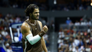 Alcaraz overpowers Faria to reach US Open third round