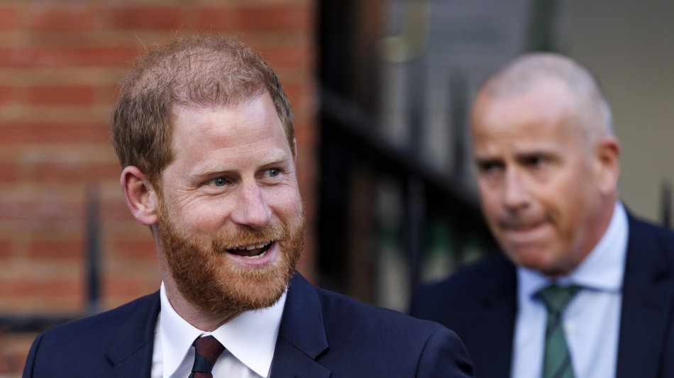 Media, 'il principe Harry nega di avere picchiato lo zio Andrea'