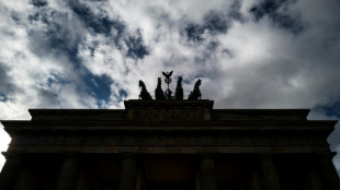 Vor Tag der deutschen Einheit: Politiker aus SPD und CDU mahnen gleiche L&ouml;hne an