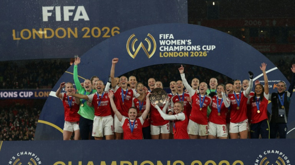 Arsenal vence Corinthians (3-2) e &eacute; o primeiro campe&atilde;o mundial feminino de clubes