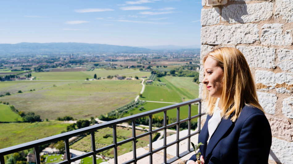 Meloni,grazie a forze dell'ordine, vicinanza a agenti feriti