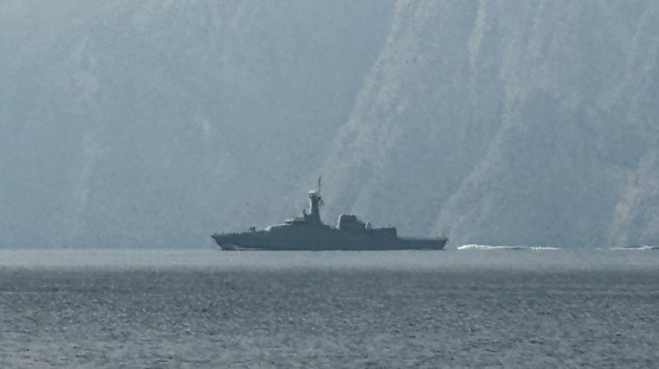 Le p&eacute;trole &agrave; 100 dollars, les march&eacute;s scrutent le d&eacute;troit d'Ormuz