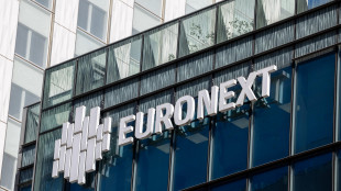 Borsa: Milano positiva con le banche, bene Campari