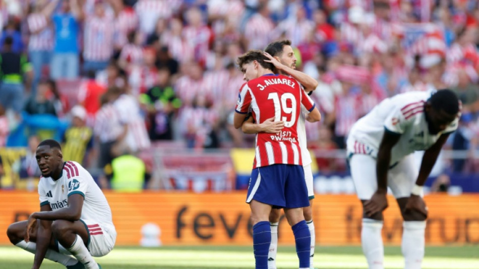 Espagne: le Real Madrid, surclass&eacute; par l'Atl&eacute;tico, laisse filer le Bar&ccedil;a