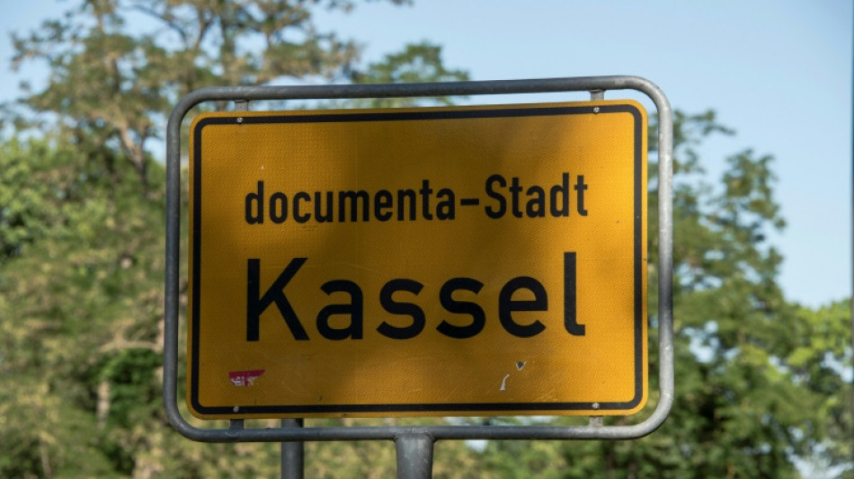 &Uuml;ber Kupplung gestiegen: Mann ger&auml;t in Kassel unter Stra&szlig;enbahn und stirbt