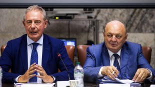 Urso e Pichetto convocano operatori raffinerie, aumentare la produzione