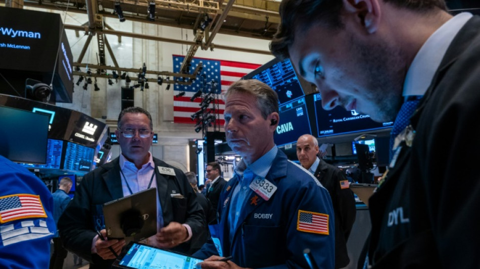 Wall Street commence en ordre dispers&eacute;, le Nasdaq se reprend