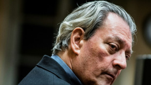 L'&eacute;crivain am&eacute;ricain Paul Auster souffre d'un cancer, annonce son &eacute;pouse