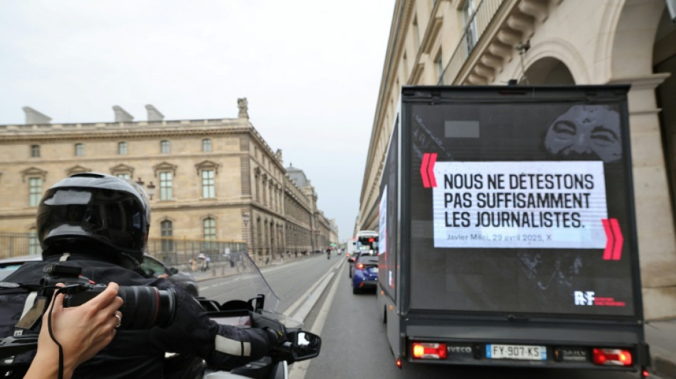 RSF protesta contra Milei, "depredador" de la libertad de prensa, en Francia