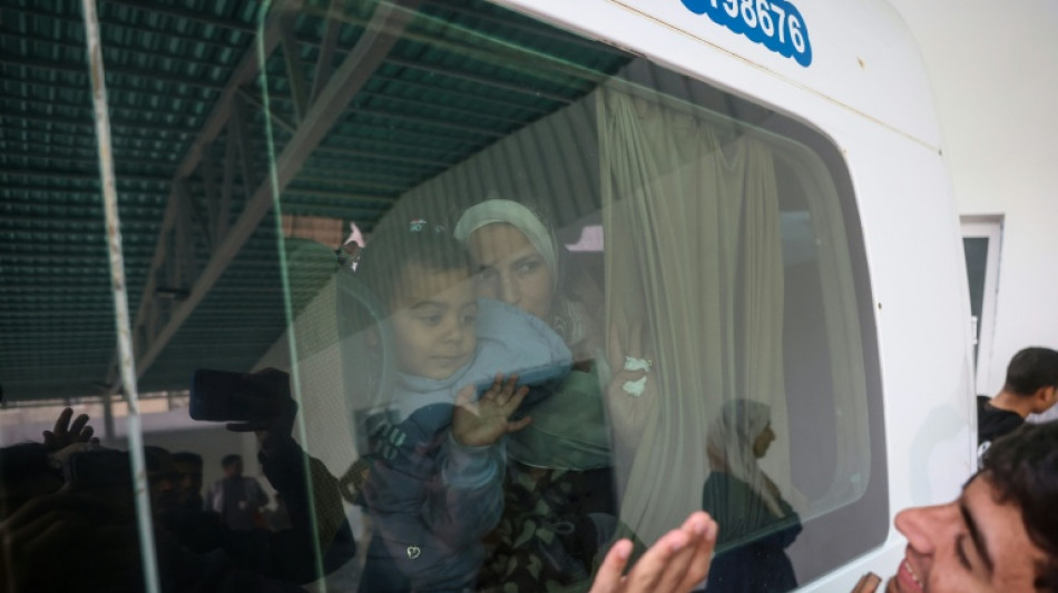 Los primeros pacientes palestinos llegan Egipto tras apertura limitada del paso de Rafah