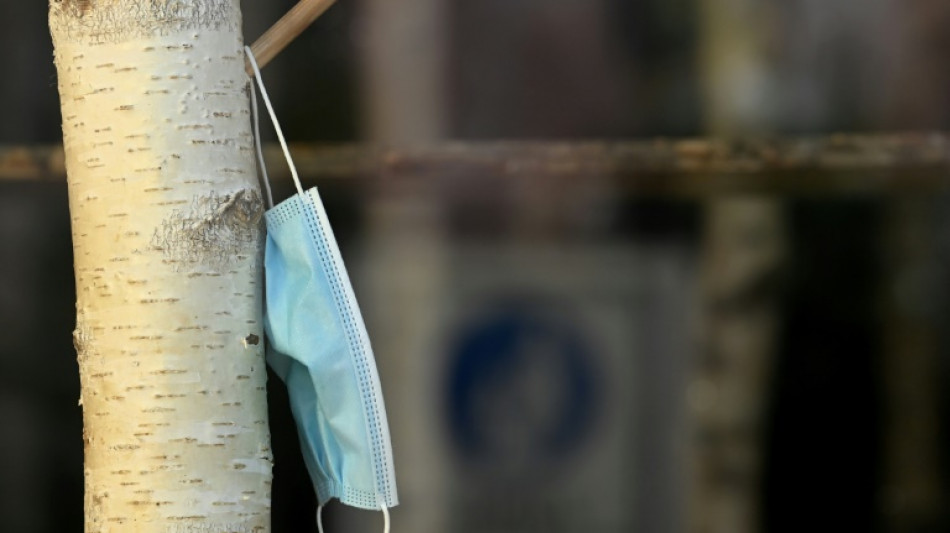 Fini le masque au bureau: "enfin!" disent les uns, "b&ecirc;tise!" disent les autres