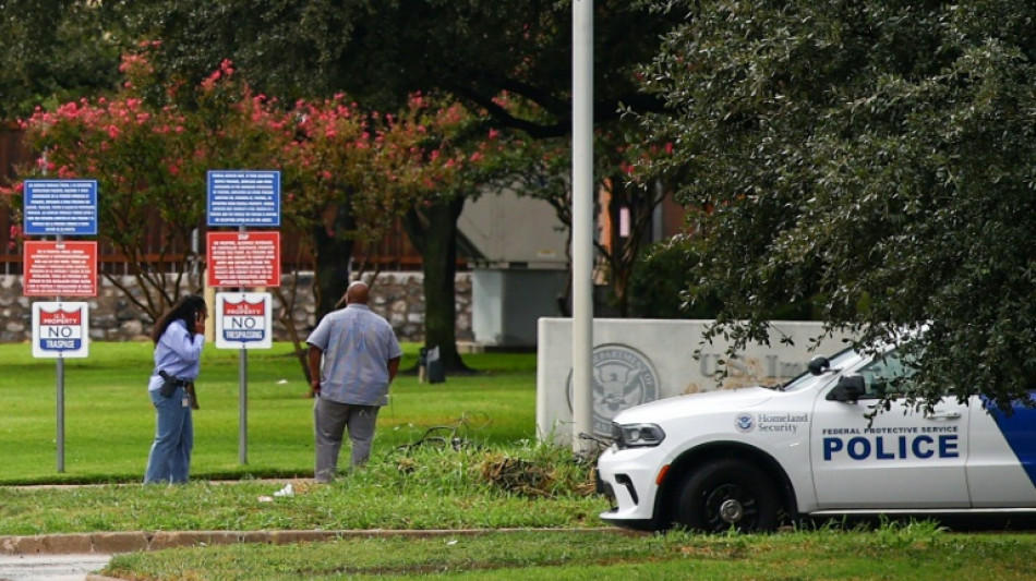 Un muerto y dos heridos en el ataque a un centro de detención de migrantes en EEUU