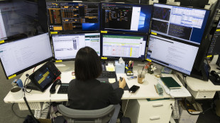 Borsa: Asia in ordine sparso, occhi sui microchip, Tokyo +0,85%