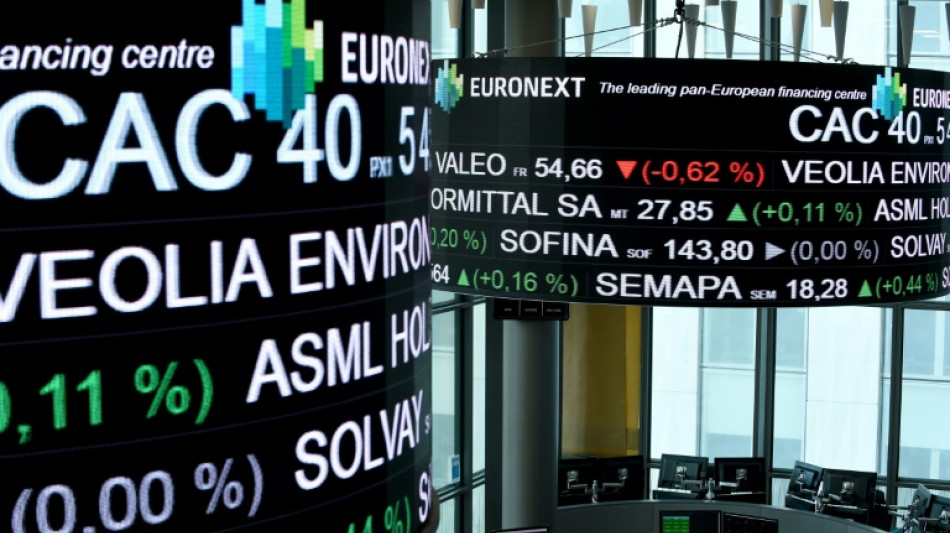 La Bourse de Paris termine dans le rouge, plomb&eacute;e par l'automobile