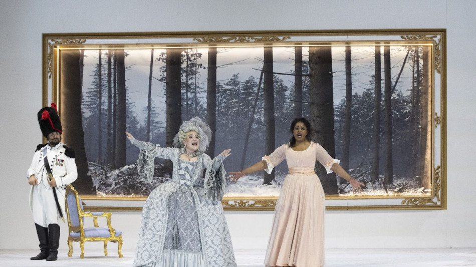 Al San Carlo 'La fille du régiment' firmata Michieletto