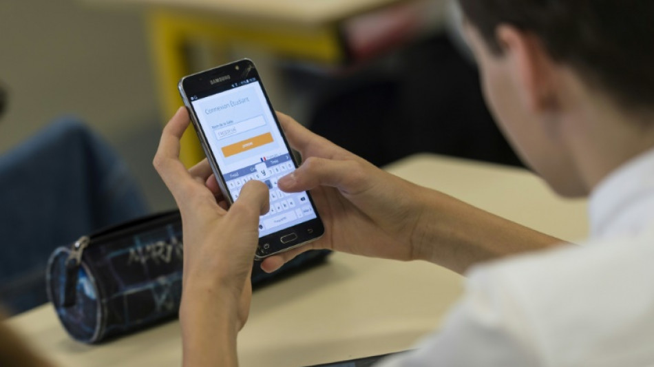 Info ou infox: le coll&egrave;ge &agrave; l'&eacute;cole des m&eacute;dias et des r&eacute;seaux sociaux