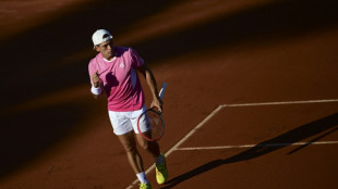 B&aacute;ez elimina Navone e avan&ccedil;a em sua defesa do t&iacute;tulo do Rio Open