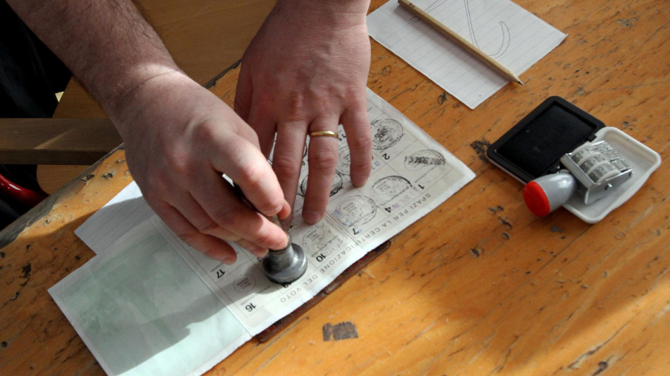 In Calabria affluenza al 43,14%, nel 2021 fu del 44,36%