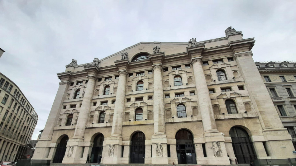 Borsa: Milano chiude in calo dello 0,20%
