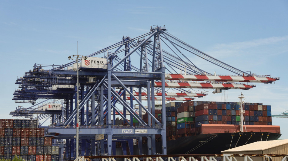 Deficit commerciale Usa di luglio sale a 88,6 miliardi, massimi da marzo 2025