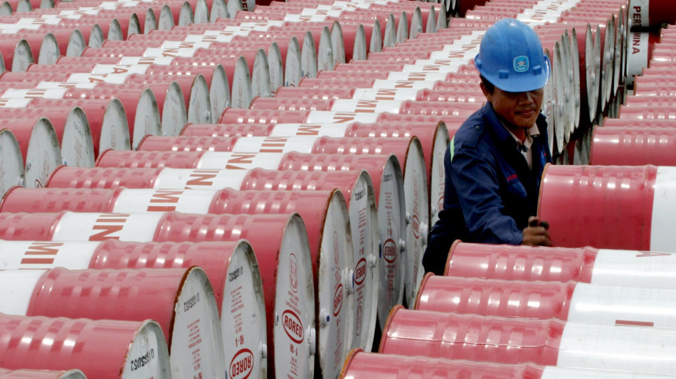 Il petrolio &egrave; in rialzo, Brent si avvicina a 87 dollari