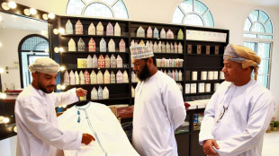 Mode contre tradition: &agrave; Oman, on ne plaisante pas avec la dishdasha