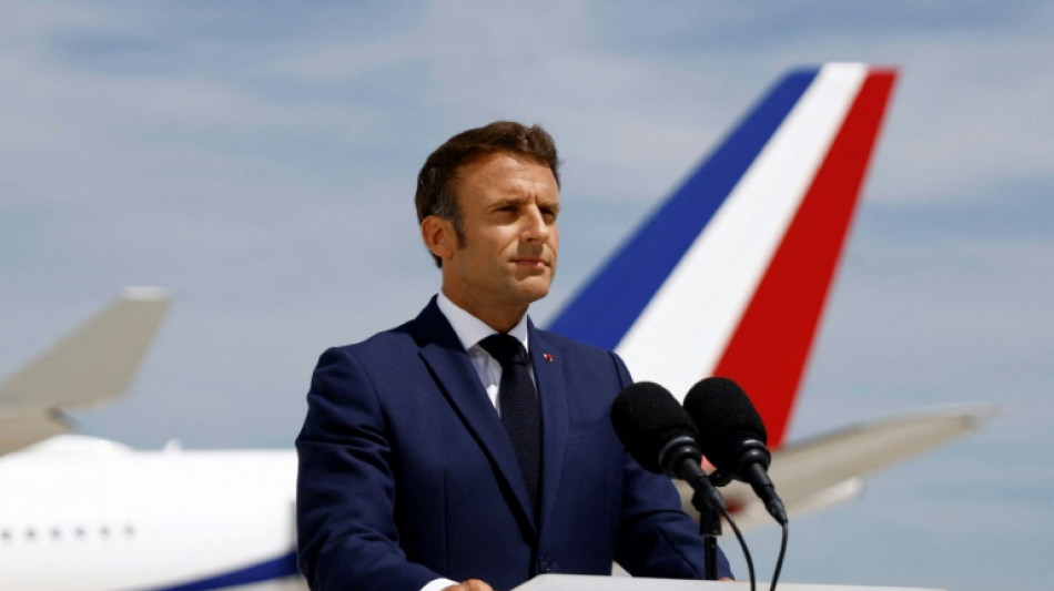 L&eacute;gislatives: Macron entre dans la bataille 
