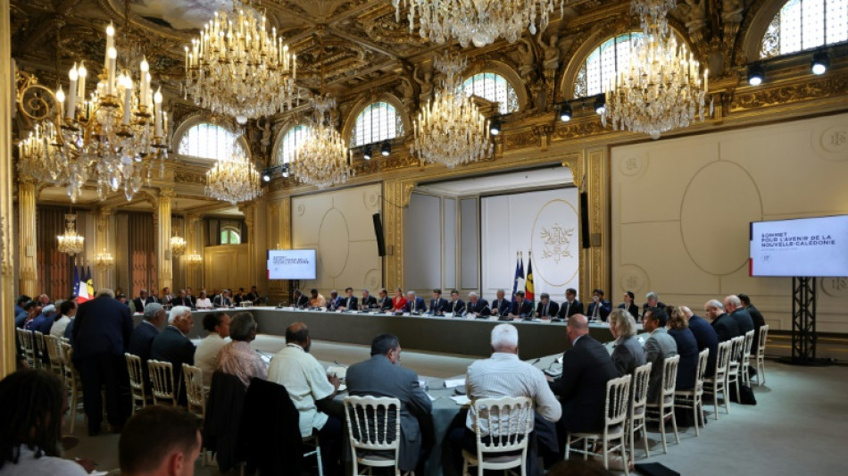 Indépendantistes et loyalistes signent un accord actant un "Etat de Nouvelle-Calédonie"