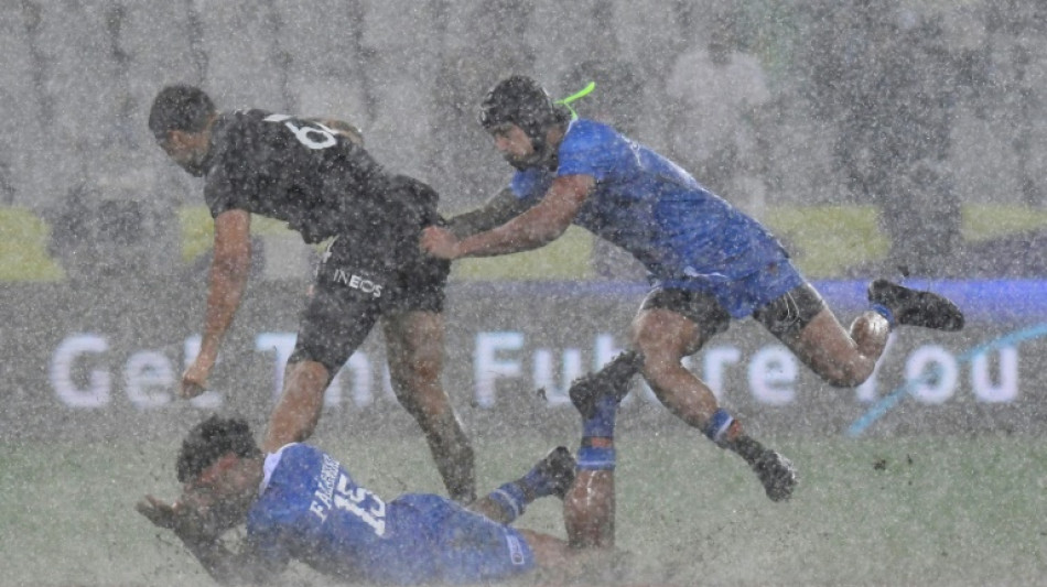 Samoa triumph in the rain in Cape Town Sevens