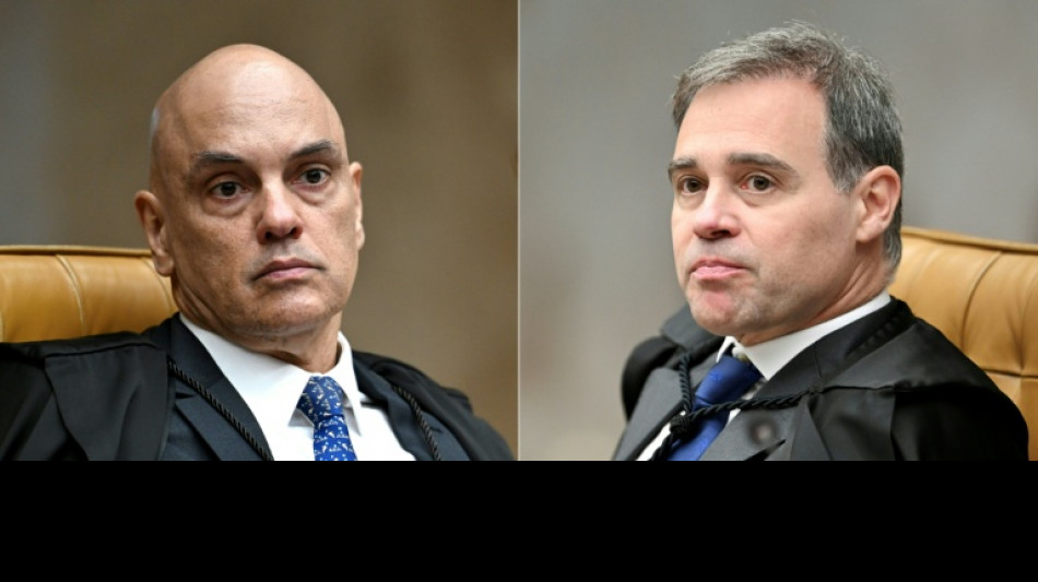 Alexandre de Moraes e Andr&eacute; Mendon&ccedil;a, os ministros em guerra no STF
