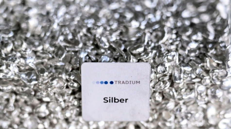 Cota&ccedil;&atilde;o da prata supera 75 d&oacute;lares pela primeira vez