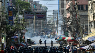 Bangladesh: des centaines d'usines textile ferment face &agrave; la col&egrave;re de milliers d'ouvriers
