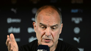 Bielsa avalia elenco do Uruguai para Copa América sem descartar Suárez e Cavani