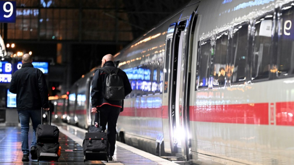 Z&uuml;ge sto&szlig;en in Bahnhof in Rheinland-Pfalz zusammen - Lokf&uuml;hrerin erleidet Schock