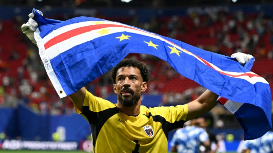 M&atilde;e de Vozinha, goleiro de Cabo Verde, obt&eacute;m visto para viajar &agrave; Copa do Mundo