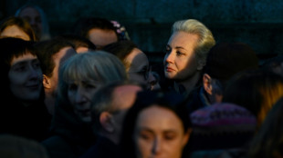 Nawalnaja betritt unter Jubel von Unterst&uuml;tzern russische Botschaft zur Stimmabgabe