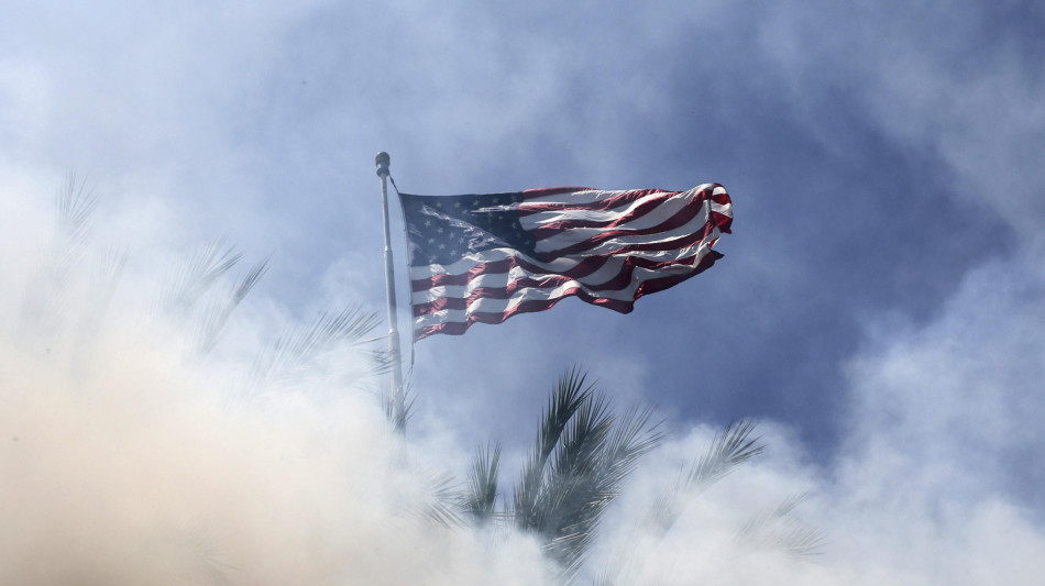Nuove proteste a Los Angeles, scontri con la polizia