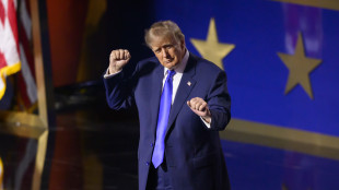 Trump, 'fateci finire il lavoro e ogni americano avr&agrave; 5.000 dollari'