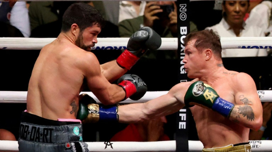 Alvarez batters Ryder to retain undisputed super middleweight crown